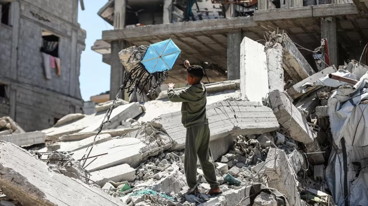 İsrail Savunma Bakanı Yisrael Katz, Gazze'den uçurulan uçurtmaları ve balonları