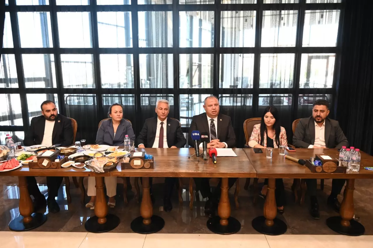 MHP Kırıkkale Milletvekili Halil Öztürk, Kırıkkale'de basın mensuplarıyla bir araya