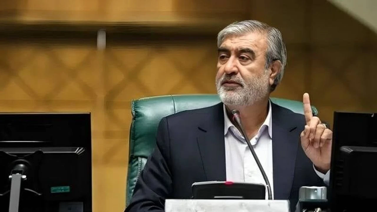 İran Meclisi Komisyon Başkanı İbrahim Azizi, Hürmüz Boğazı'nı "ABD toprağı
