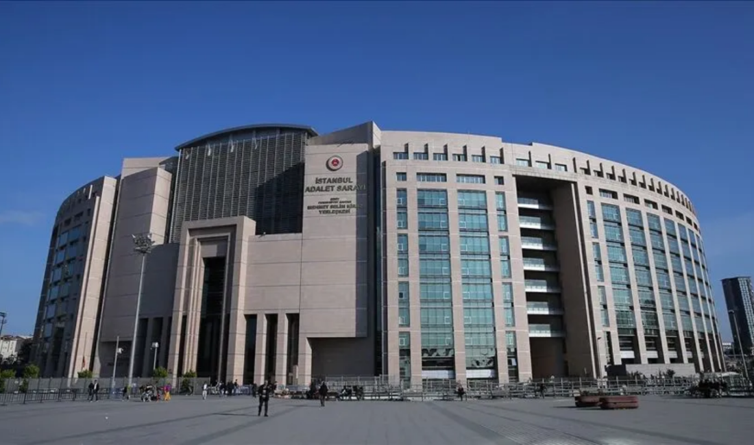 Sosyal medya platformlarının, kamu kurumlarının ve bankaların veri tabanlarına sızarak