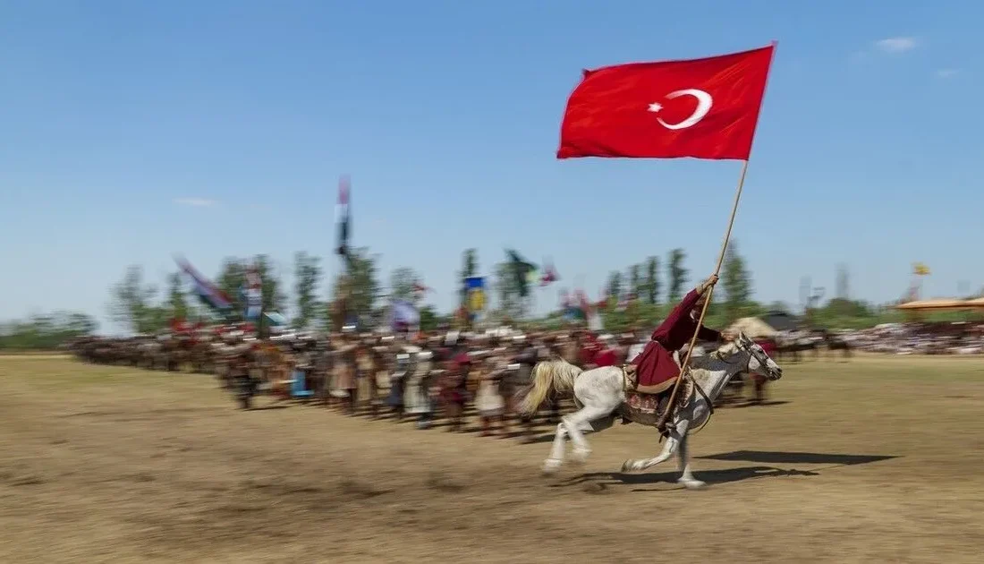 Macaristan'ın Bacs-Kiskun bölgesindeki Bugac kasabasında düzenlenen "Büyük Hun-Türk Kurultayı", geniş