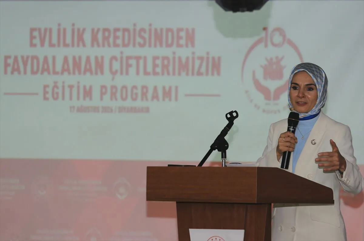 Aile ve Sosyal Hizmetler Bakanı Mahinur Özdemir Göktaş, evlilik kredisinden