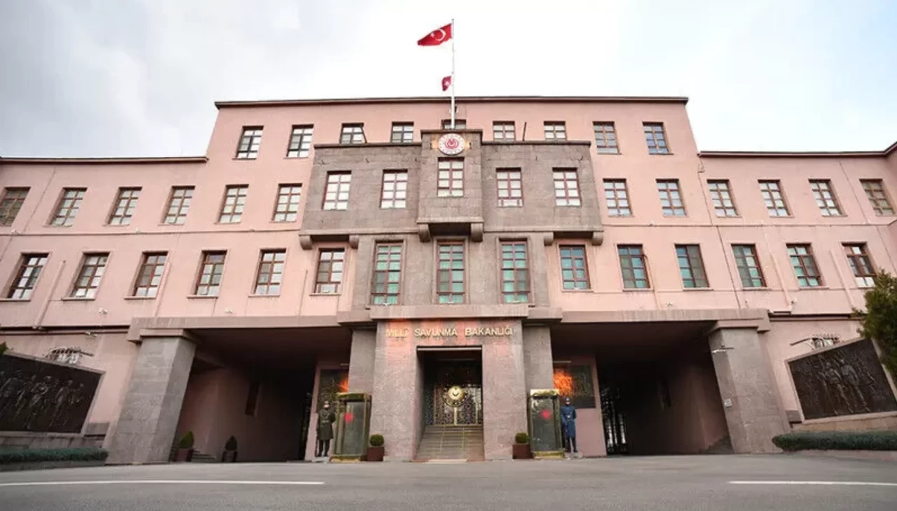 Milli Savunma Bakanlığı (MSB), haftalık basın bilgilendirme toplantısında operasyonlar, sınır