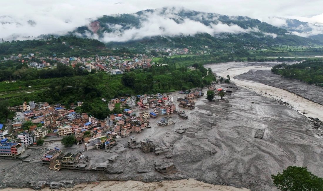 Nepal'in Çin sınırına yakın Rasuwa bölgesi ve çevresinde meydana gelen