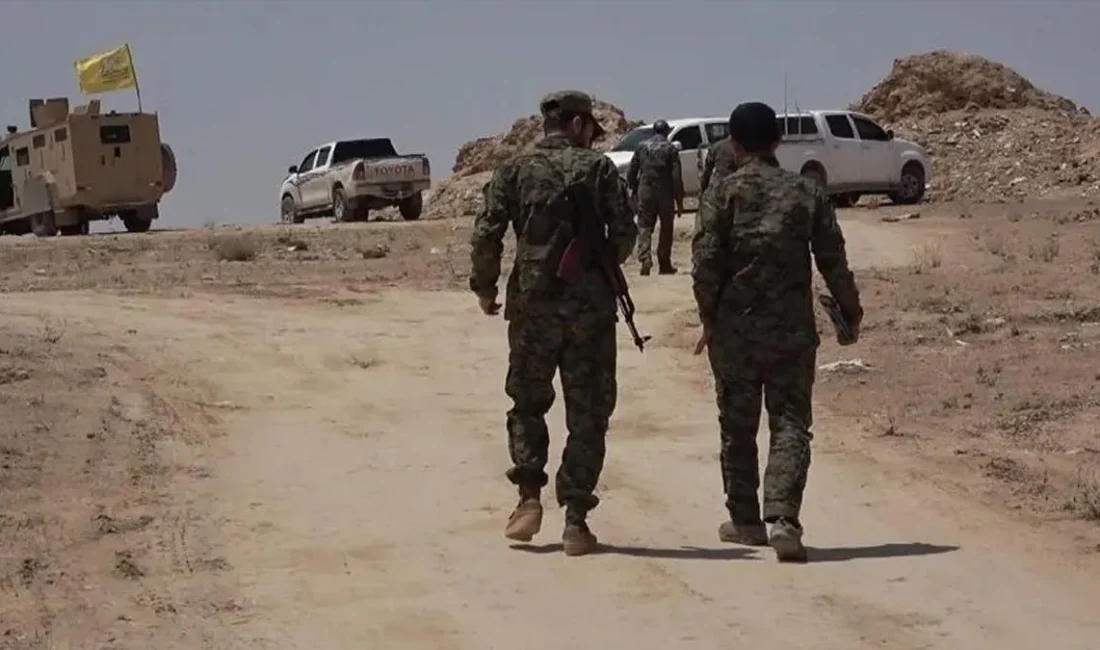 Suriye'de terör örgütü PKK/YPG'nin uzantısı SDG/YPG, kendisini feshettiğini duyurdu. Alınan