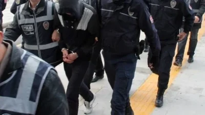 Manisa'nın Soma ilçesinde, sahte internet siteleri üzerinden dolandırıcılık yapan ve