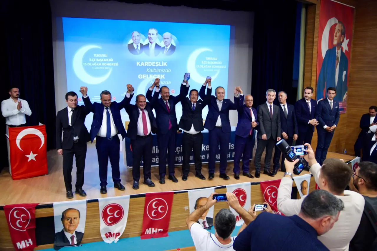 Milliyetçi Hareket Partisi (MHP) Genel Sekreter Yardımcısı ve İzmir Milletvekili