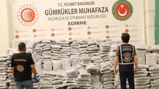 Ticaret Bakanlığı Gümrükler Muhafaza ekipleri, Kapıkule Gümrük Kapısı'nda gerçekleştirdikleri başarılı