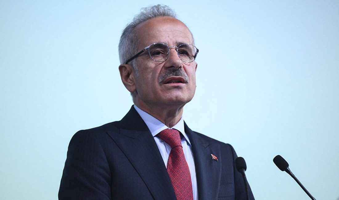 Ulaştırma ve Altyapı Bakanı Abdulkadir Uraloğlu, Samsun'da düzenlenen Türkiye Sıfır