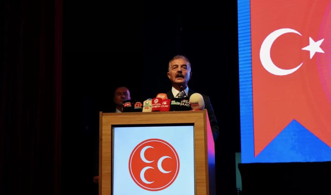 MHP Genel Sekreteri İsmet Büyükataman, Bursa İl Kongresi'nde yaptığı konuşmada
