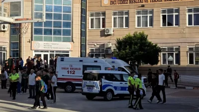 Manisa’nın Turgutlu ilçesinde bir lisenin çevresinde silahla ateş açılması sonucu