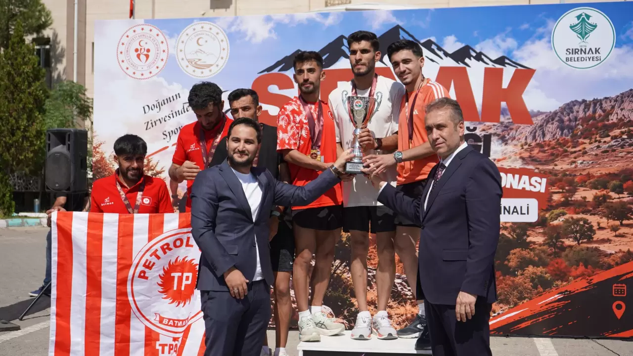 Şırnak'ta 30 ilden 120 sporcunun katılımıyla Dağ Koşuları Türkiye Şampiyonası