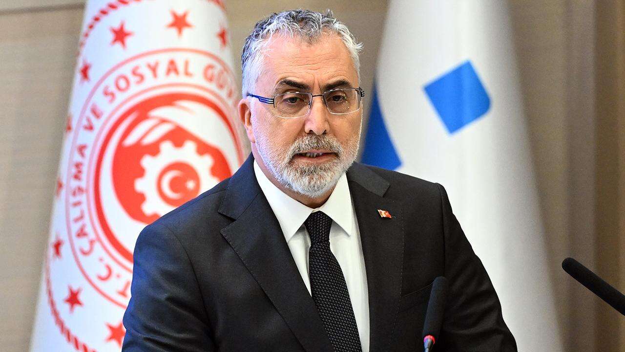 Çalışma ve Sosyal Güvenlik Bakanı Vedat Işıkhan, şehit yakınları, gaziler