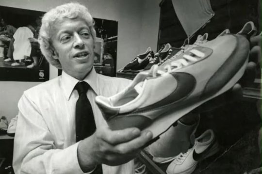 Phil Knight’ın Ayakkabı Gurusu kitabını bitirdiğimde aklımda kalan ilk şey
