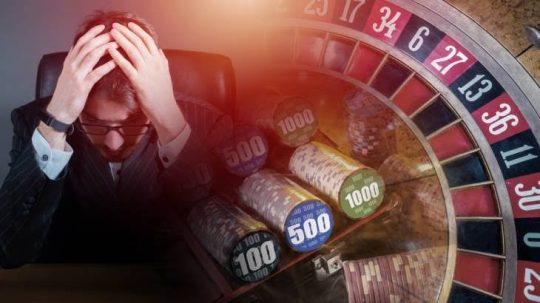Kumar eskiden belirli bir yere gitmeyi gerektirirdi. Kumarhane, yarış pisti,
